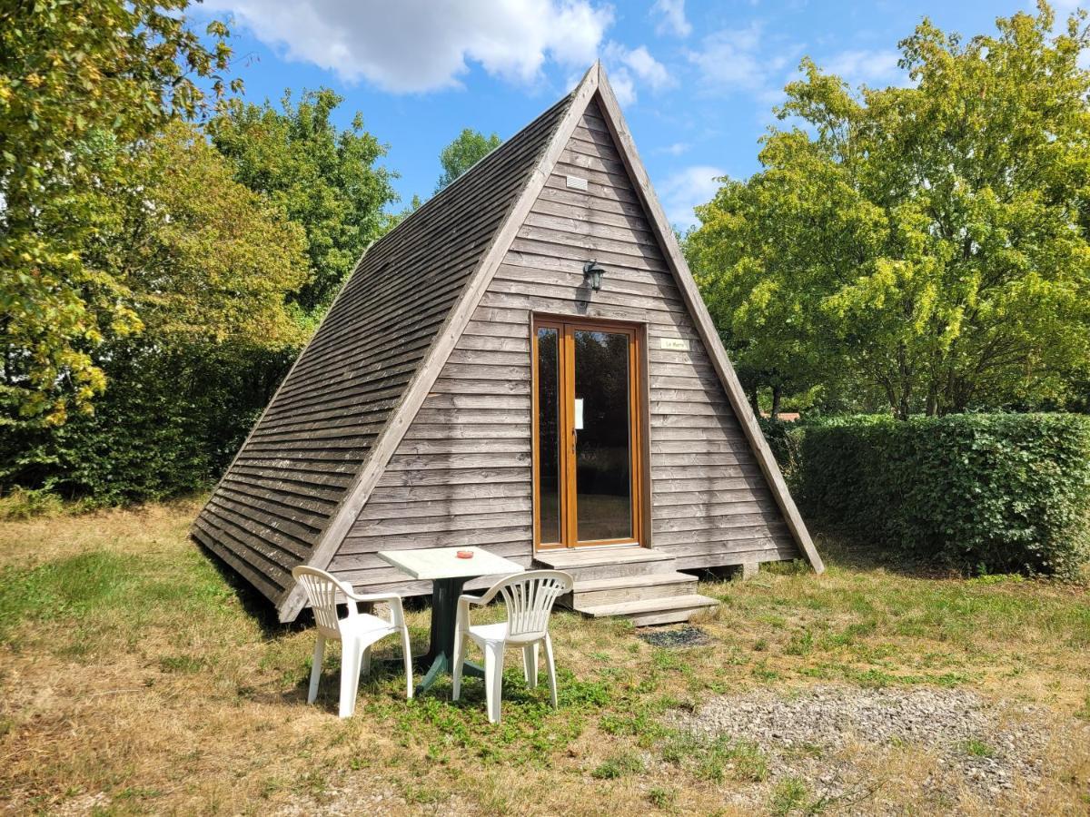 Camping Les Hirondelles Bourg-Sainte-Marie Bagian luar foto
