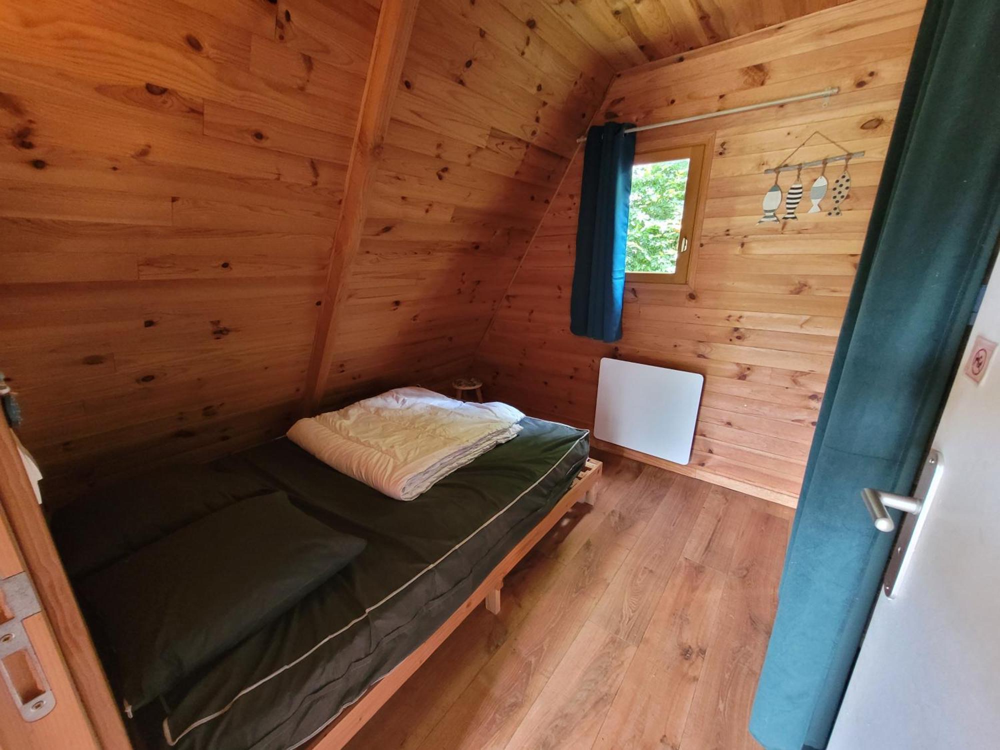 Camping Les Hirondelles Bourg-Sainte-Marie Bagian luar foto
