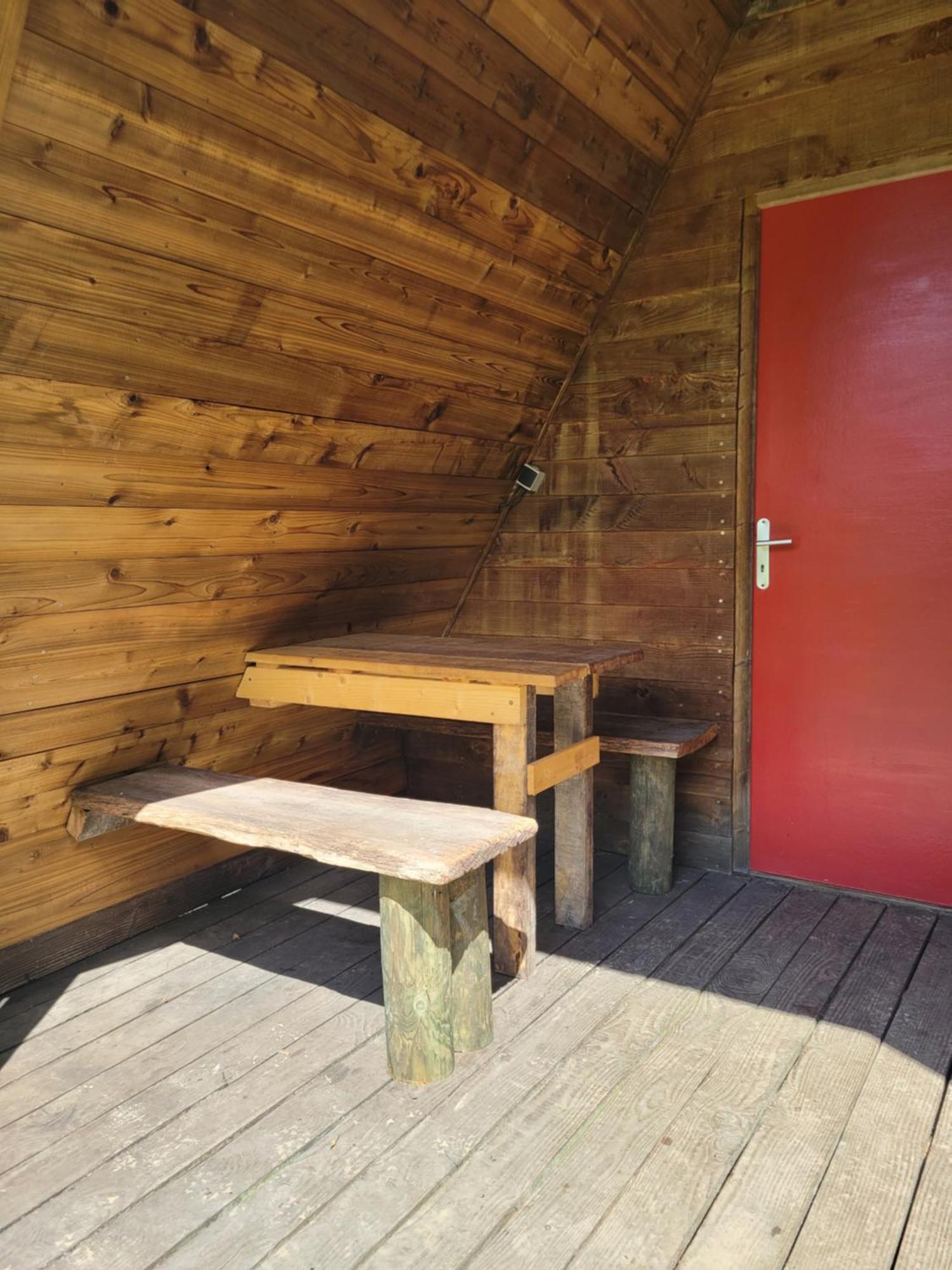 Camping Les Hirondelles Bourg-Sainte-Marie Bagian luar foto