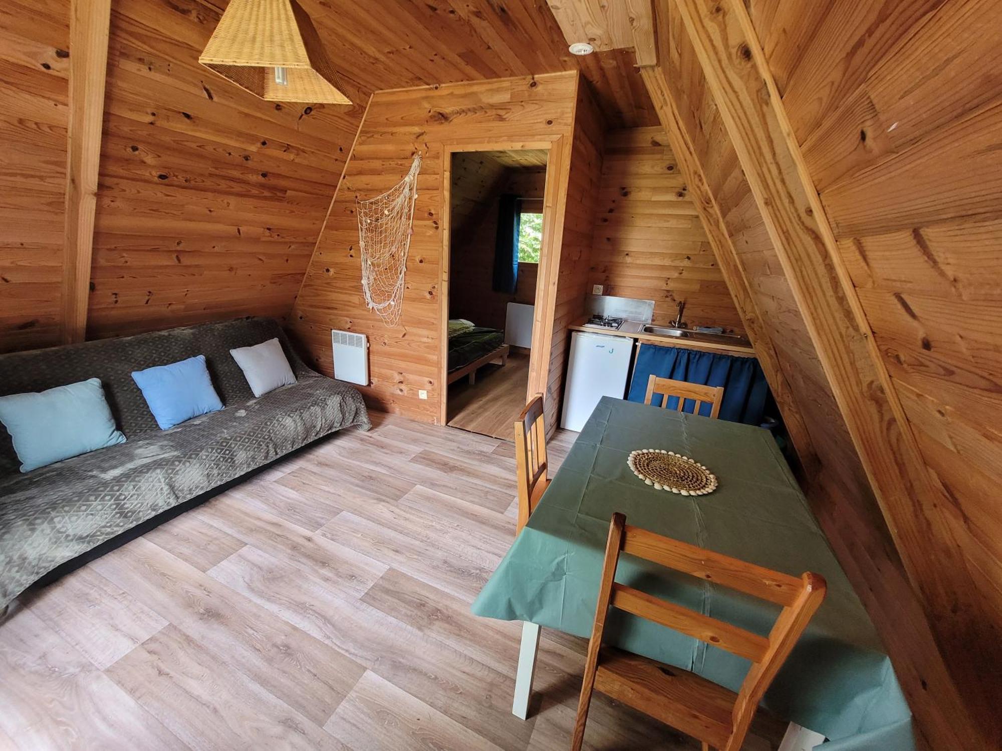 Camping Les Hirondelles Bourg-Sainte-Marie Bagian luar foto