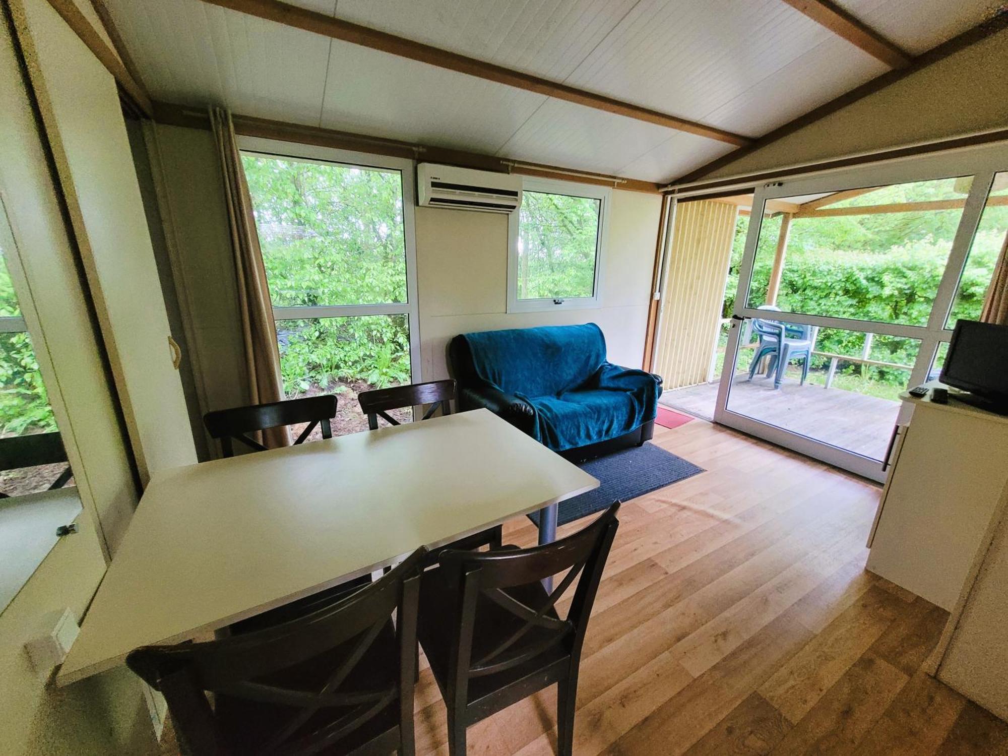 Camping Les Hirondelles Bourg-Sainte-Marie Bagian luar foto
