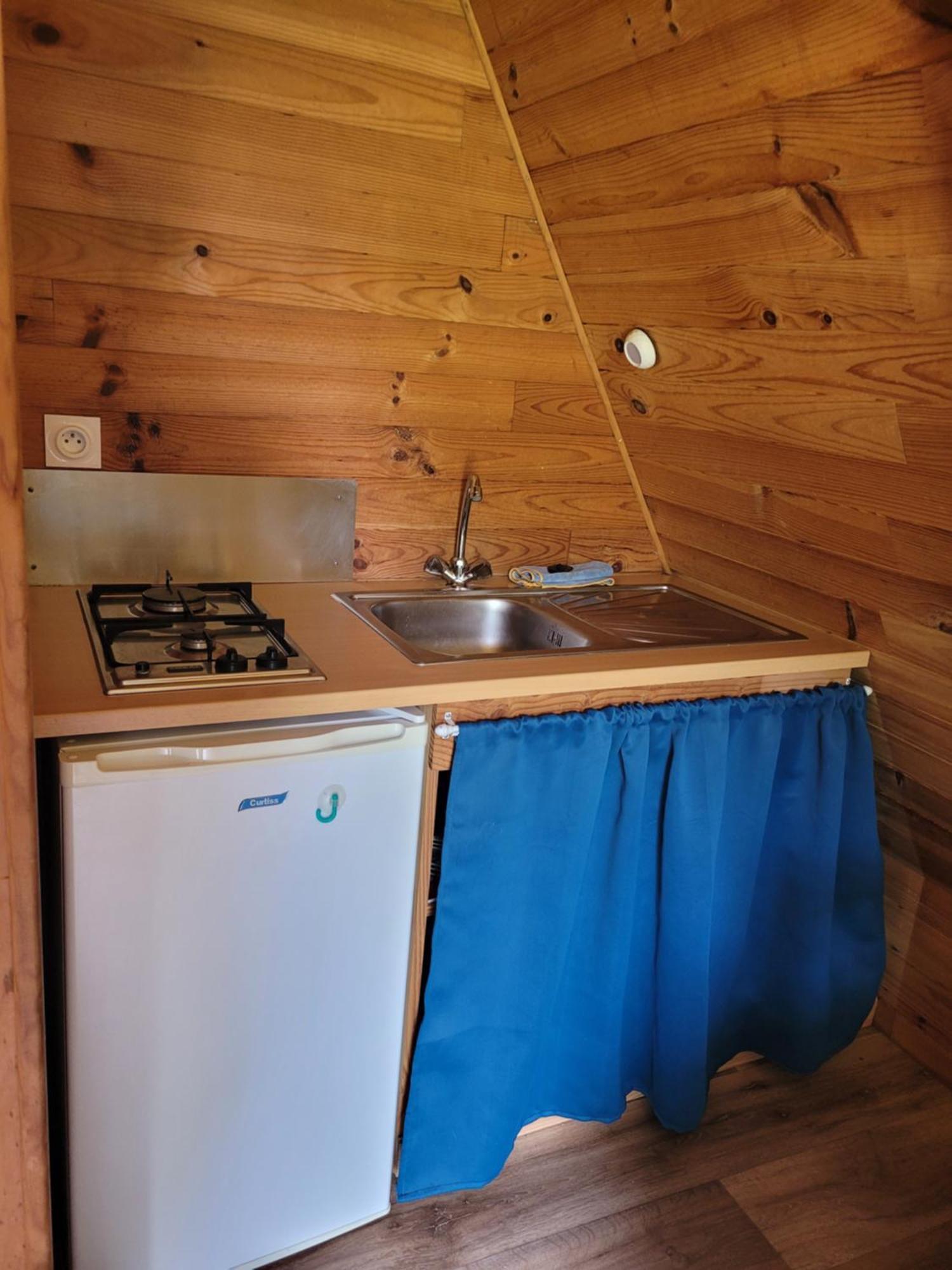Camping Les Hirondelles Bourg-Sainte-Marie Bagian luar foto