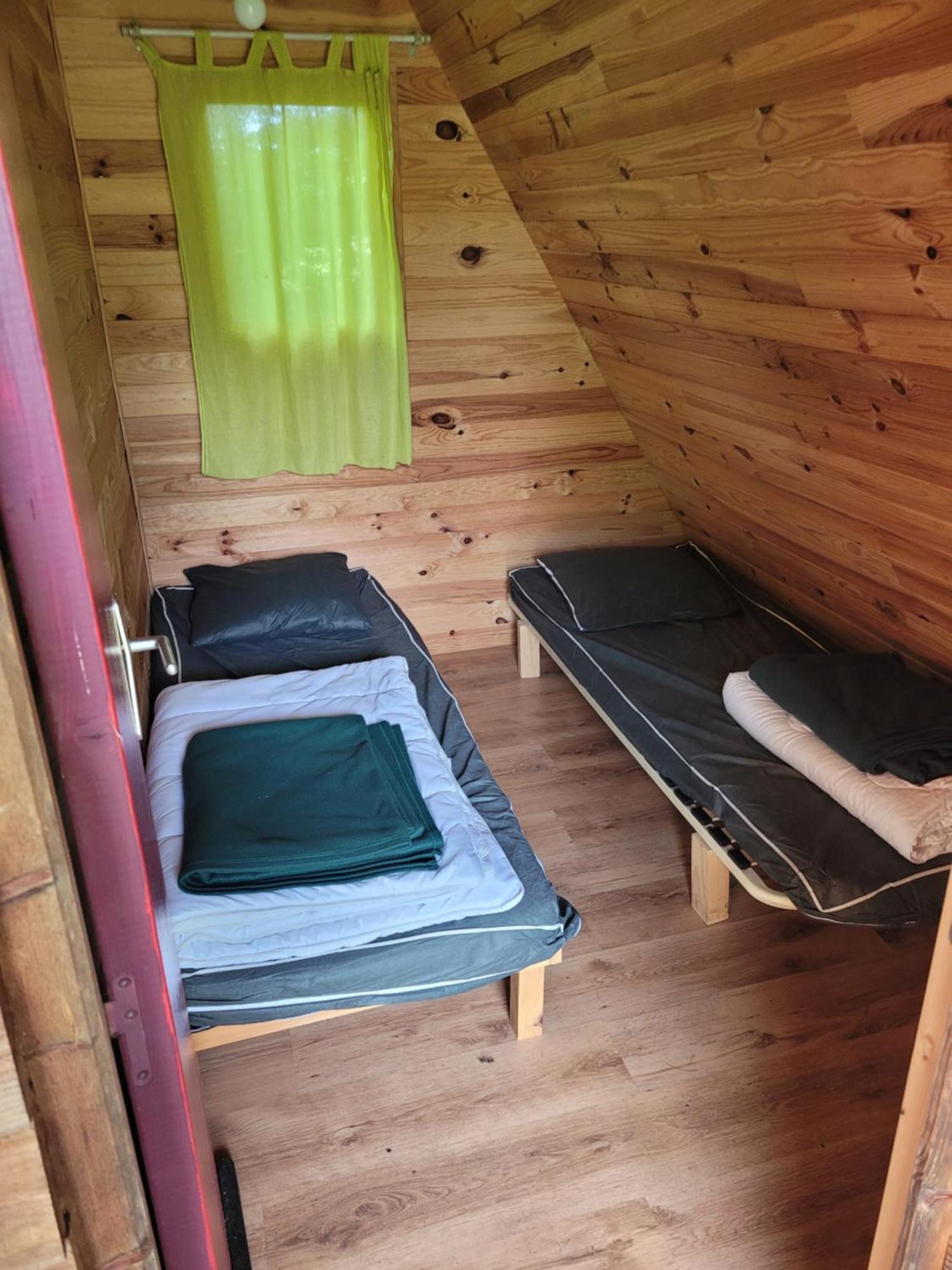 Camping Les Hirondelles Bourg-Sainte-Marie Bagian luar foto