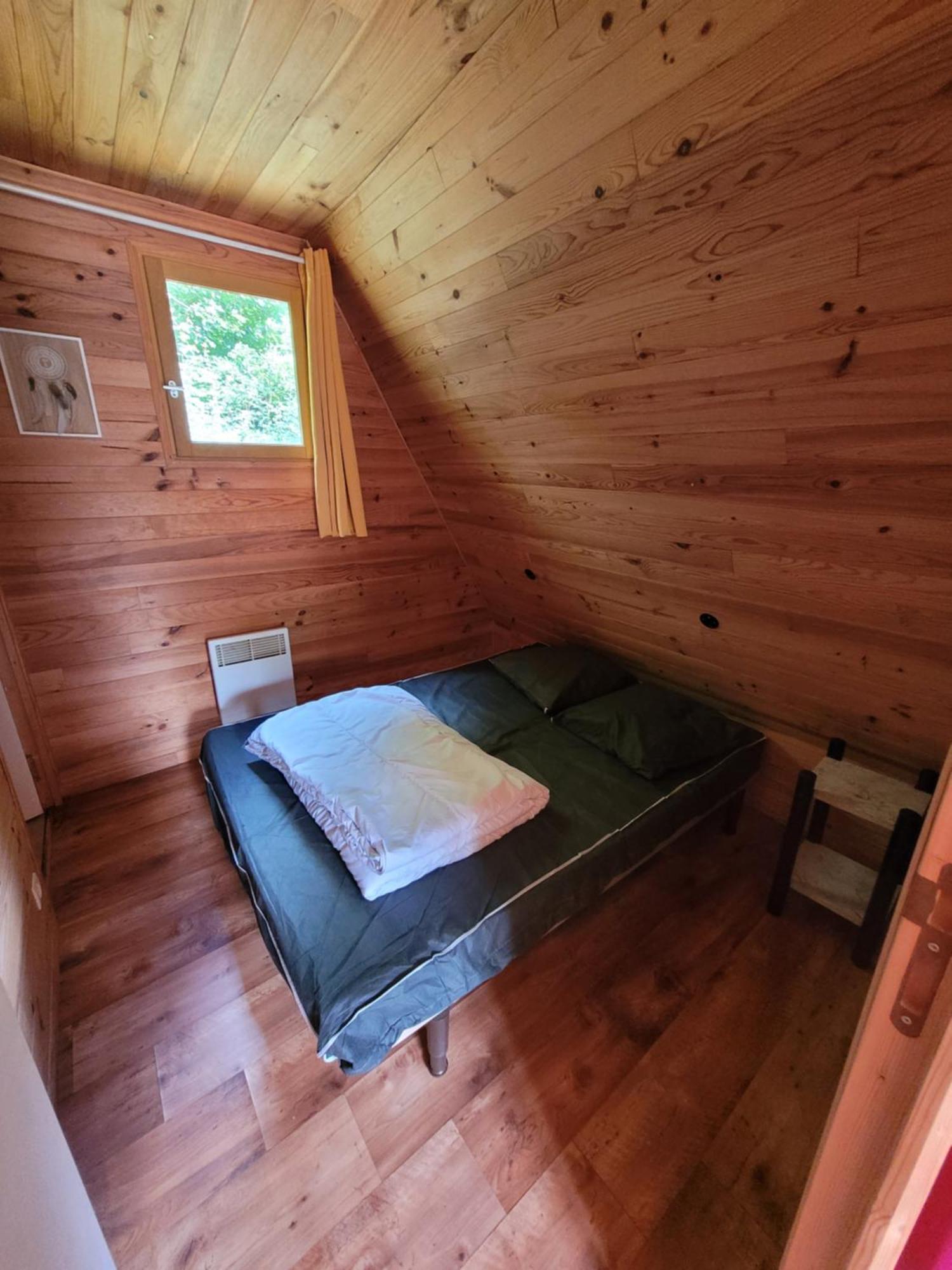 Camping Les Hirondelles Bourg-Sainte-Marie Bagian luar foto