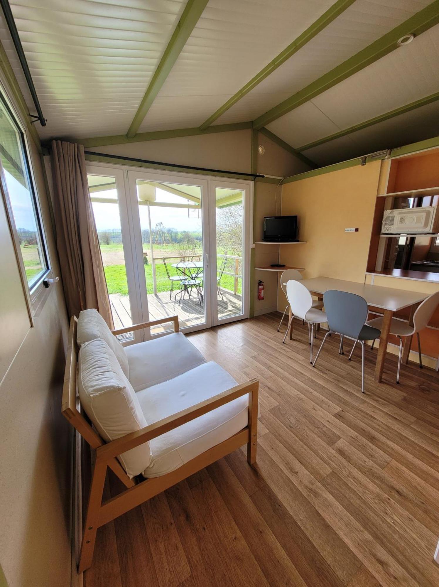 Camping Les Hirondelles Bourg-Sainte-Marie Bagian luar foto