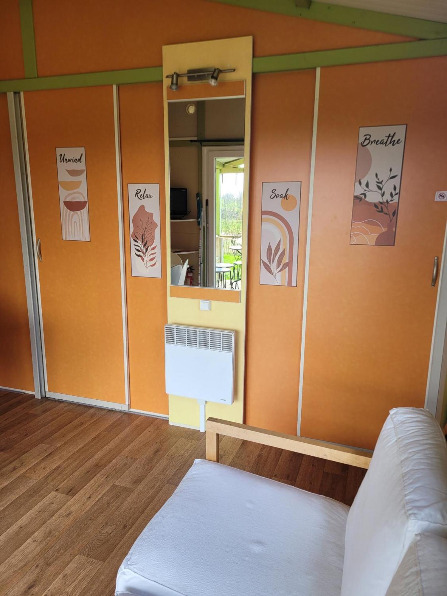Camping Les Hirondelles Bourg-Sainte-Marie Bagian luar foto
