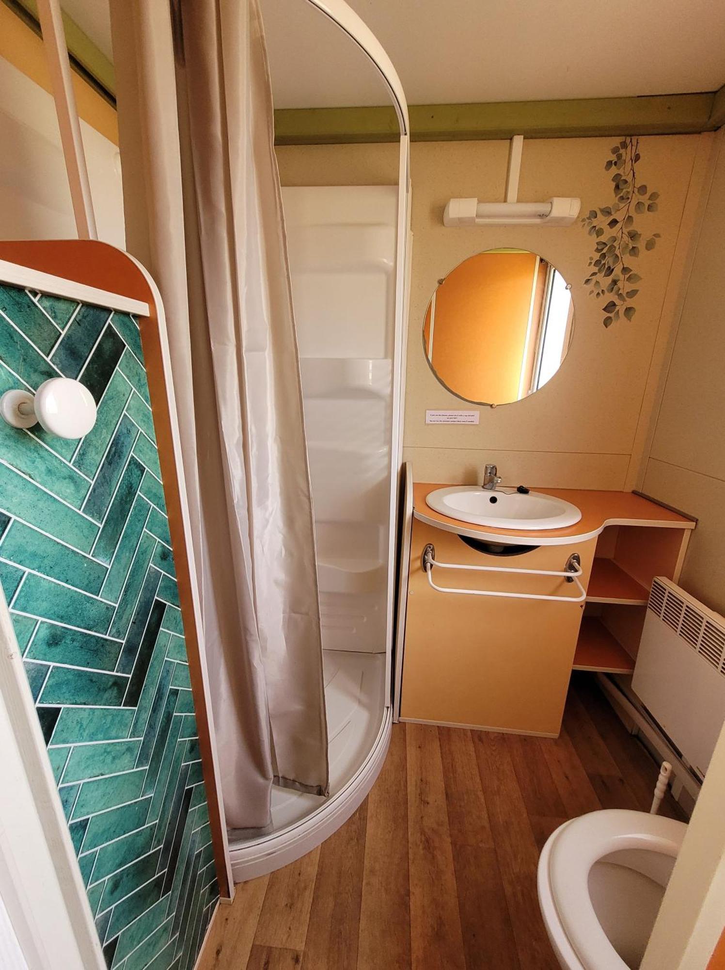 Camping Les Hirondelles Bourg-Sainte-Marie Bagian luar foto