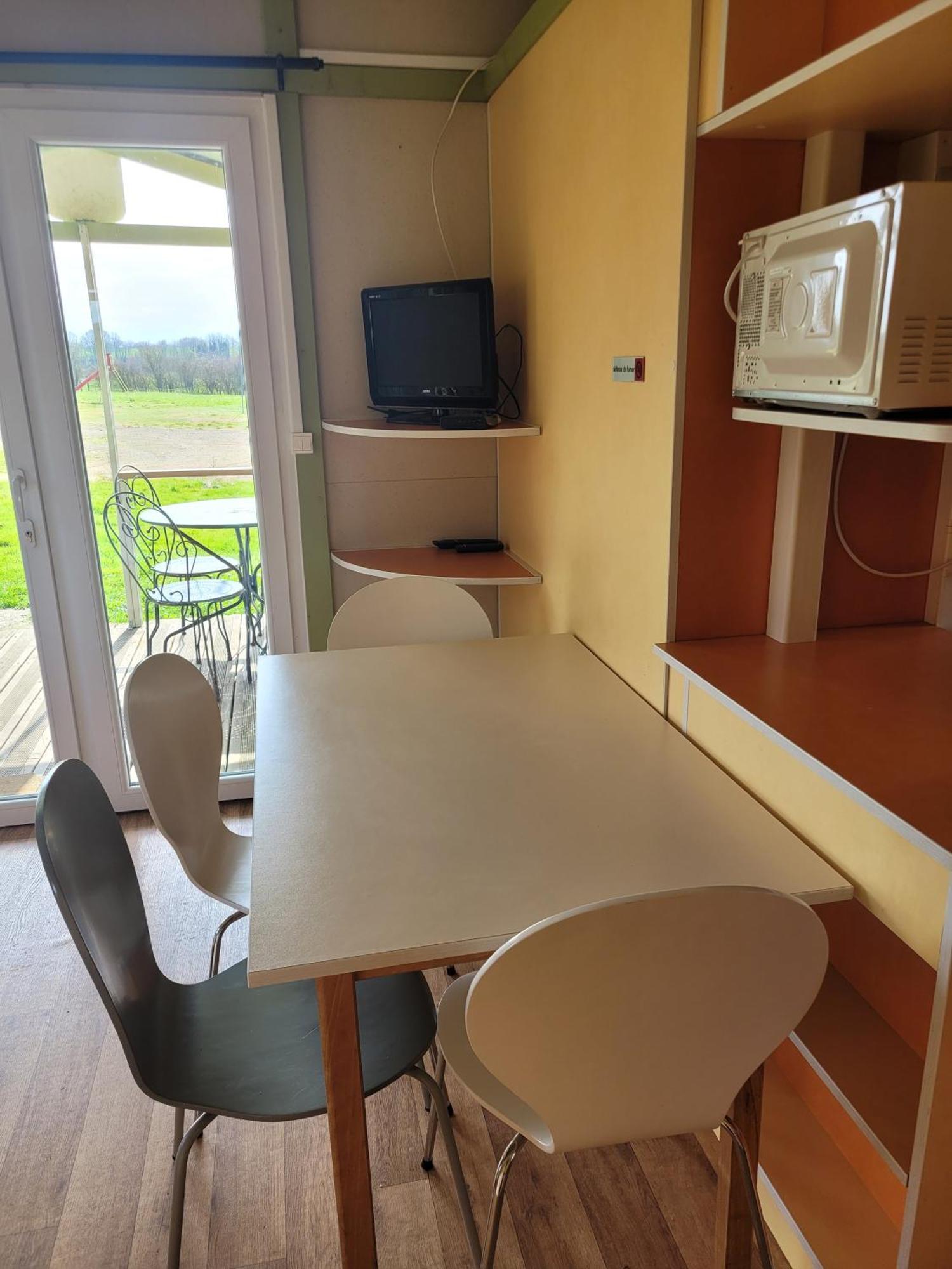 Camping Les Hirondelles Bourg-Sainte-Marie Bagian luar foto